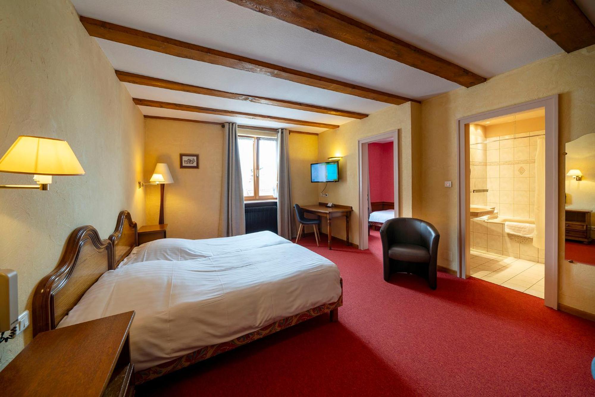 Hotel A La Vignette - Colmar-Nord Сент-Ипполит Экстерьер фото