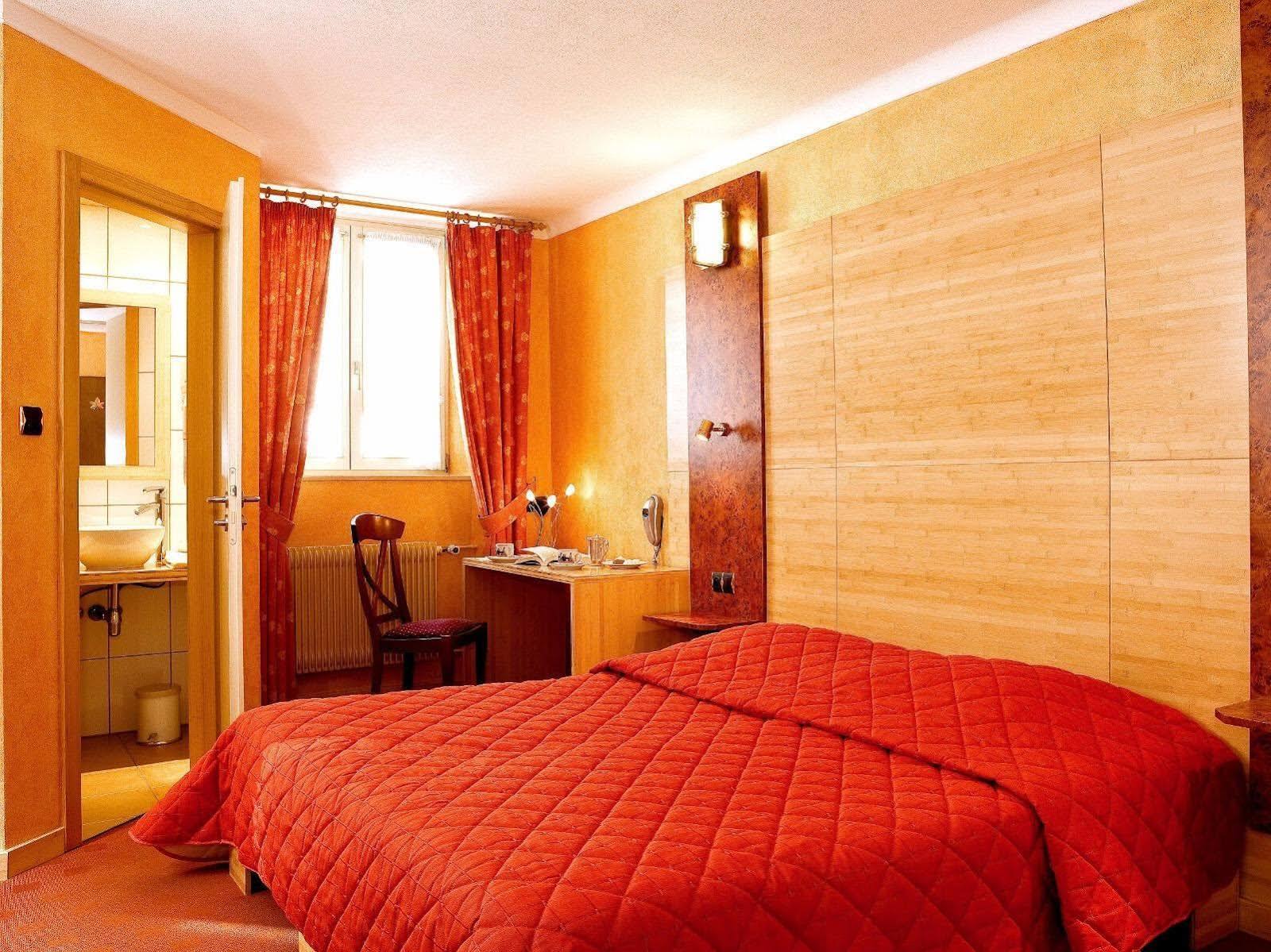 Hotel A La Vignette - Colmar-Nord Сент-Ипполит Экстерьер фото